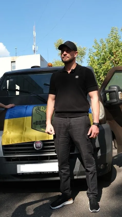 Французька асоціація передала броньовик для 3-ї танкової бригади: БФ ''Батальйон Волонтер'' долучився до доставки