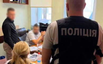 Более 700 тысяч гривен убытков на вывозе листьев: должностные лица Подольской РГА сообщили о подозрении