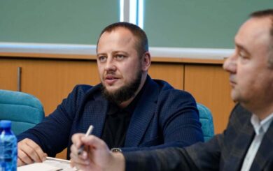 Слідчі дії у Мінвідновлення: директора департаменту можуть відсторонити через справу про санкції
