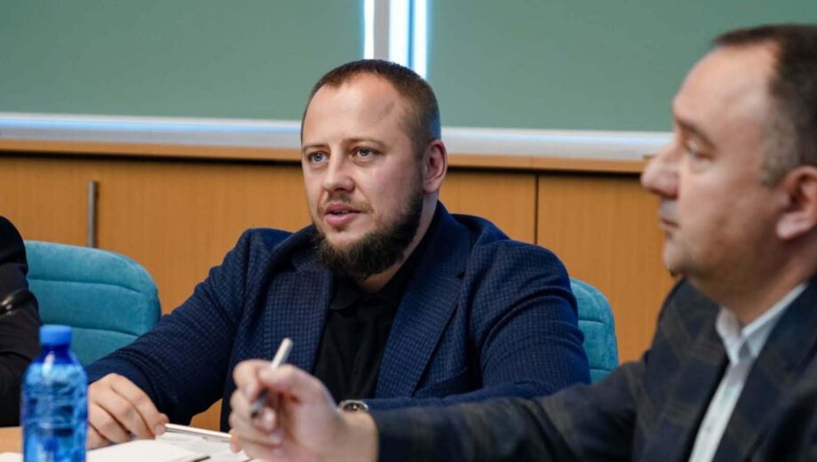 Слідчі дії у Мінвідновлення: директора департаменту можуть відсторонити через справу про санкції