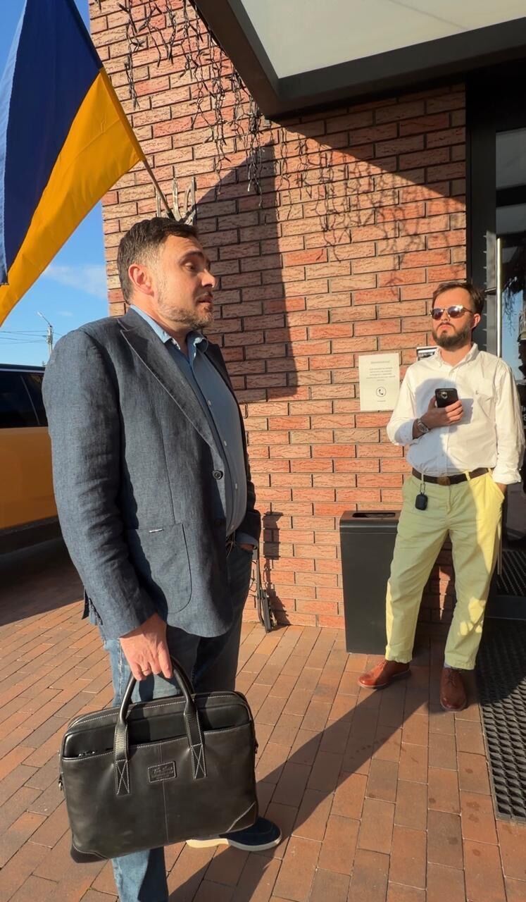 Беспредел в КМ ''Междуречье'': берег ''приватизировали'', песок вывозят спецтехникой, а полиция бездействует?