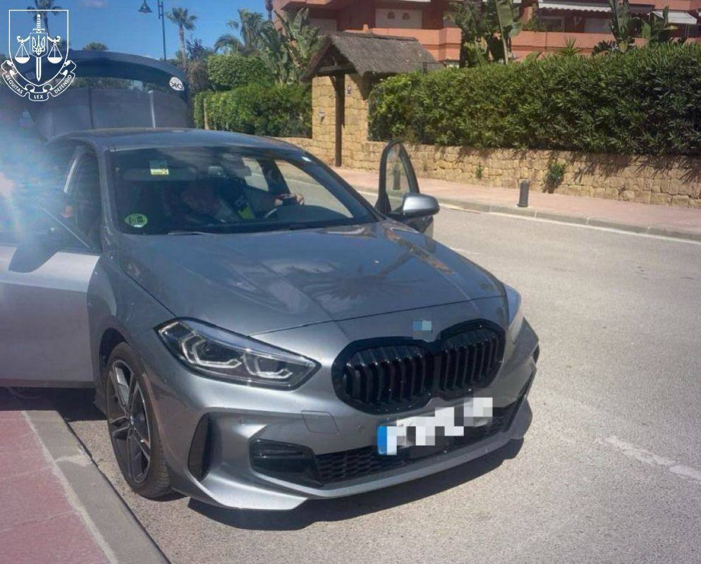 Викрадали Mercedes, BMW та Audi у Франції