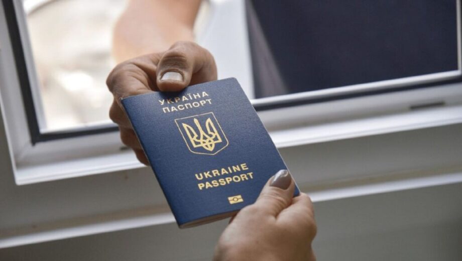 Виїзд за кордон для військовозобов’язаних: коли перед поїздкою варто звернутися до адвоката