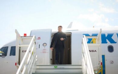 Літак Зеленського ледь не уразив дрон під час вильоту з Молдови: що відомо