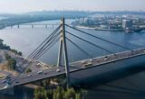 Киянам пропонують перетинати мости на велосипедах і самокатах: що хочуть змінити