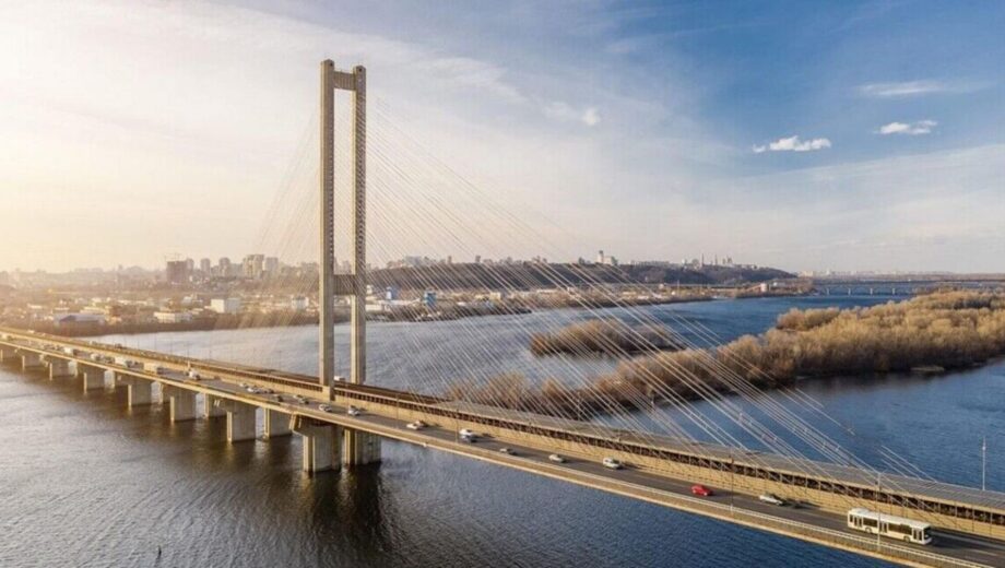 В Киеве перекрыли Южный мост: как курсируют метро и автобусы