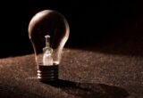 Почему свет не возвращается по графику: в Минэнерго объяснили причины отключений и дали советы украинцам