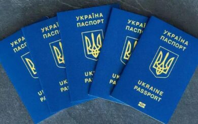 Загранпаспорт еще действителен, но на самолет могут не пустить: что нужно проверить