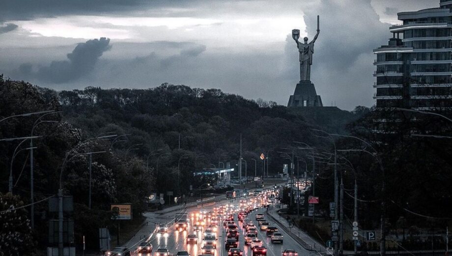 Киев готовится к возможным перебоям со светом и водой: что нужно иметь дома