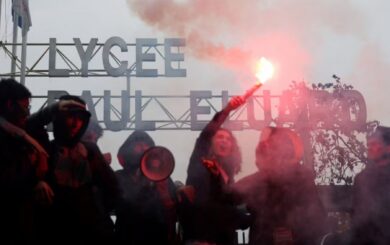 Более 5 тысяч задержанных и 1200 лицеев: Францию охватили масштабные протесты школьников