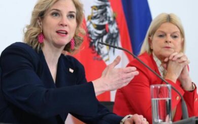 Российских дипломатов разоблачили в вероятном шпионаже: Австрия высылает еще четырех представителей России