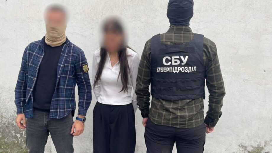 Фотографировала воинскую часть и порт Одессы по заказу рф: 20-летней женщине объявили подозрение