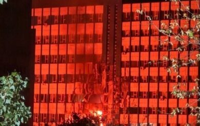 В оккупированном Луганске атаковали здание бывшего »Укртелекома»