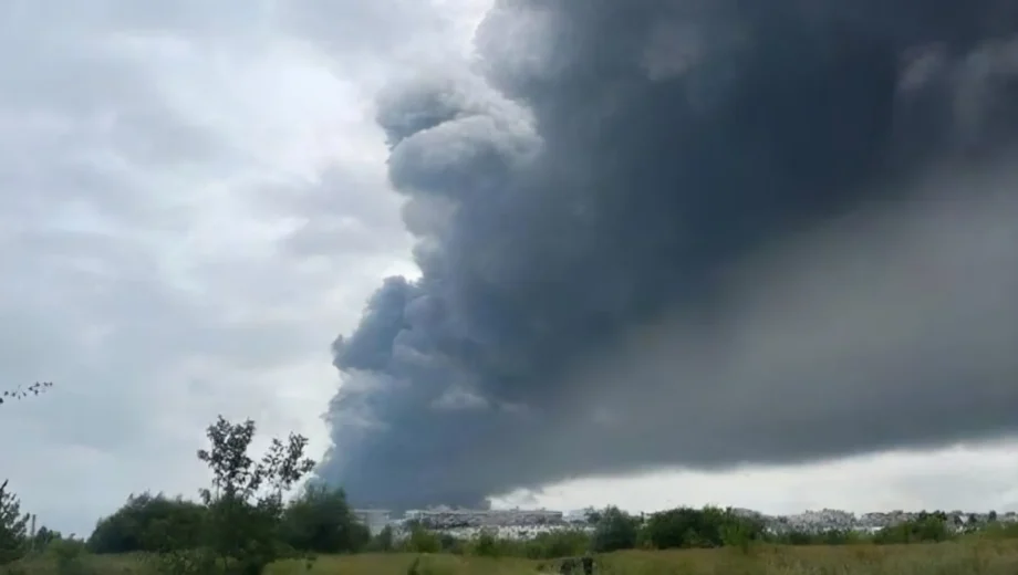 У Самарській області після атаки дронів палає Новокуйбишевський НПЗ