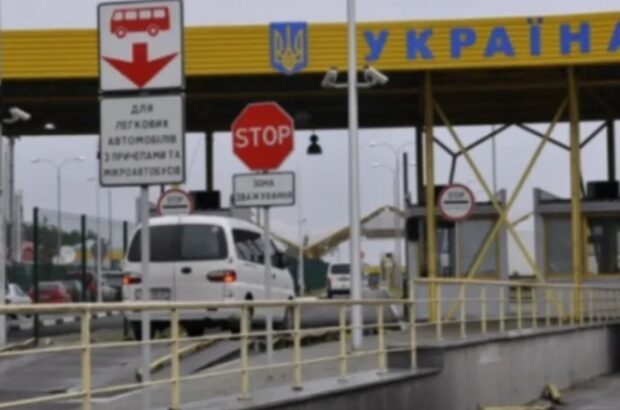 Мужчинам 23-24 лет предлагают разрешить выезд за границу: при каком условии