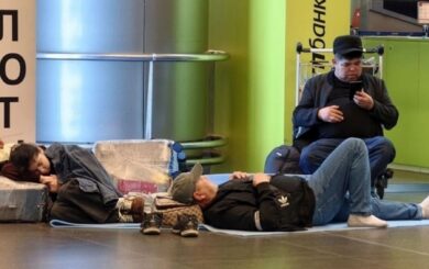 Более 370 рейсов с нарушенным расписанием: в московских аэропортах возник транспортный коллапс