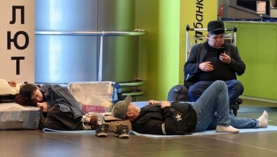 Более 370 рейсов с нарушенным расписанием: в московских аэропортах возник транспортный коллапс