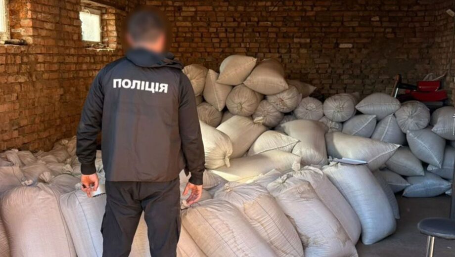 Семейный подряд на Черниговщине разоблачили на незаконном обороте табака: что изъяли