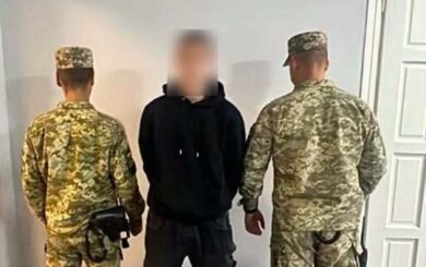 Возвращался в Украину и попал в полицию: в Мостиске задержали 18-летнего мужчину по розыску