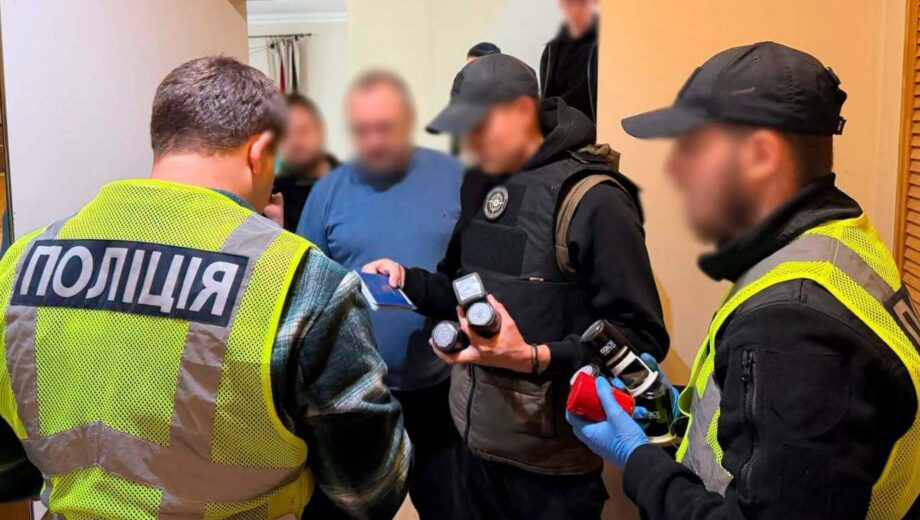 Более 100 иностранцев легализовали под видом волонтеров: в Киеве разоблачили схему