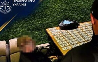 Адвоката подозревают в требовании $25 тысяч за влияние на ТЦК и оформление инвалидности
