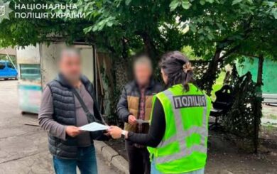 В Киеве двух охранников будут судить за захват 13 соток земли под платную парковку
