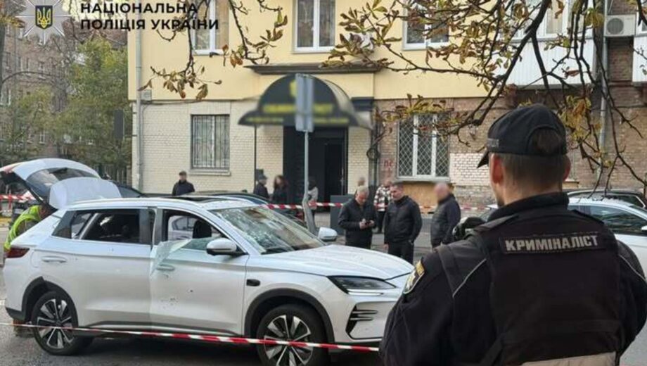 У Печерському районі Києва вибухнув електрокар: водія госпіталізували