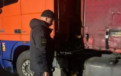 159 пачок без акцизних марок: у ”Шегинях” зупинили спробу незаконного вивезення тютюнових виробів