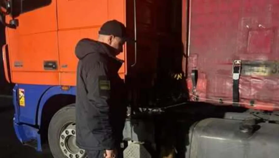159 пачок без акцизних марок: у ”Шегинях” зупинили спробу незаконного вивезення тютюнових виробів