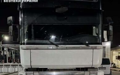 360 тысяч пачек сигарет спрятали под клубникой: суд вынес приговор гражданину Молдовы