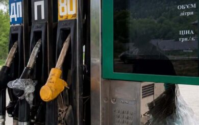 На Буковині майже рік продавали фальсифікований дизель: справу передали до суду