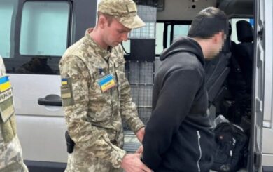 Полиция сможет задерживать граждан для доставки в ТЦК? В Раде зарегистрировали законопроект