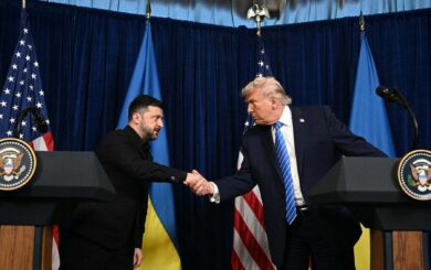 Доверие к Зеленскому возросло после »дизельного соглашения»: что показал опрос КМИС