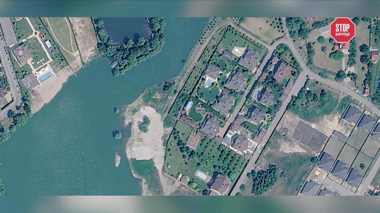 Спутниковый снимок коттеджного городка, где находится недвижимость семьи депутата