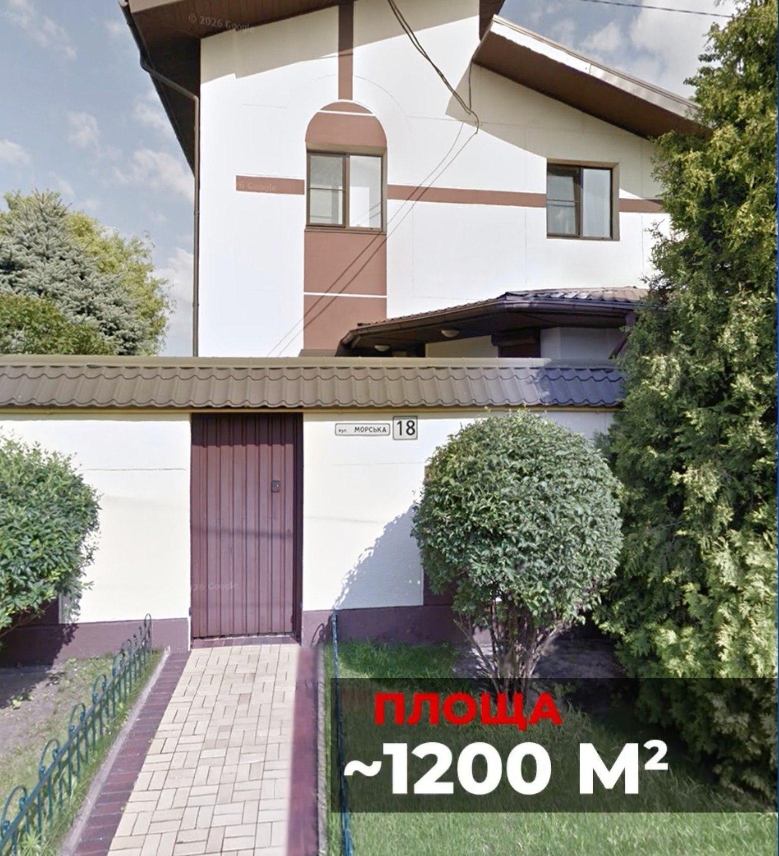 Будинок площею понад 1200 кв. м, який, за даними редакції, належить Олександру Дементієнку