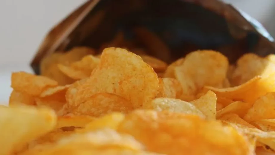 Чипси та кока-кола вбивають мозок: дослідники виявили тривожний зв’язок