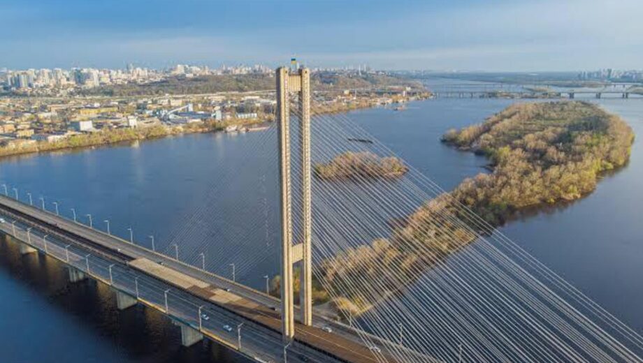 Як працюватимуть мости Києва під час повітряної тривоги: названо обмеження
