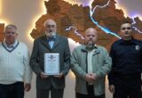 Один спасатель сможет эвакуировать раненого: ученые НАВД создали носилки на колесах