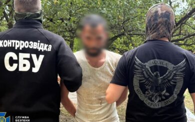 Готував удари по військових частинах та оборонних заводах: СБУ затримала агента фсб на Хмельниччині