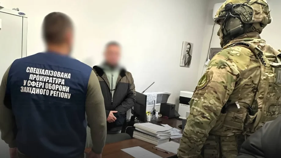 Побиття, погрози зброєю та хабарі: на Буковині викрили п’ятьох військових ТЦК і правоохоронця