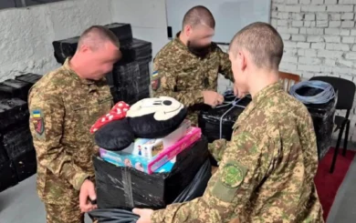 Крізь блокаду — до дітей: дрони доправили в Олешки понад 600 кг допомоги