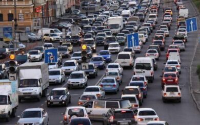 После ночной атаки Киев стал в пробках: движение между берегами затруднено