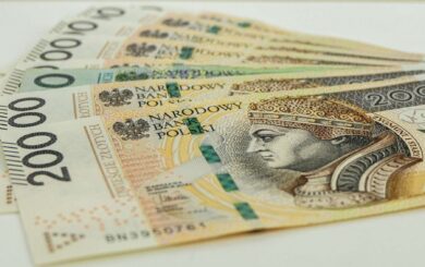 Украинцам могут отказать в выплате 800+ в Польше: об одном из условий знают не все