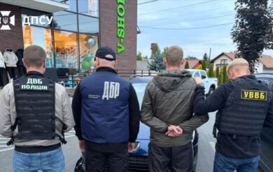 На Закарпатті військового підозрюють у вимаганні 7 тисяч доларів за переведення колеги з фронту