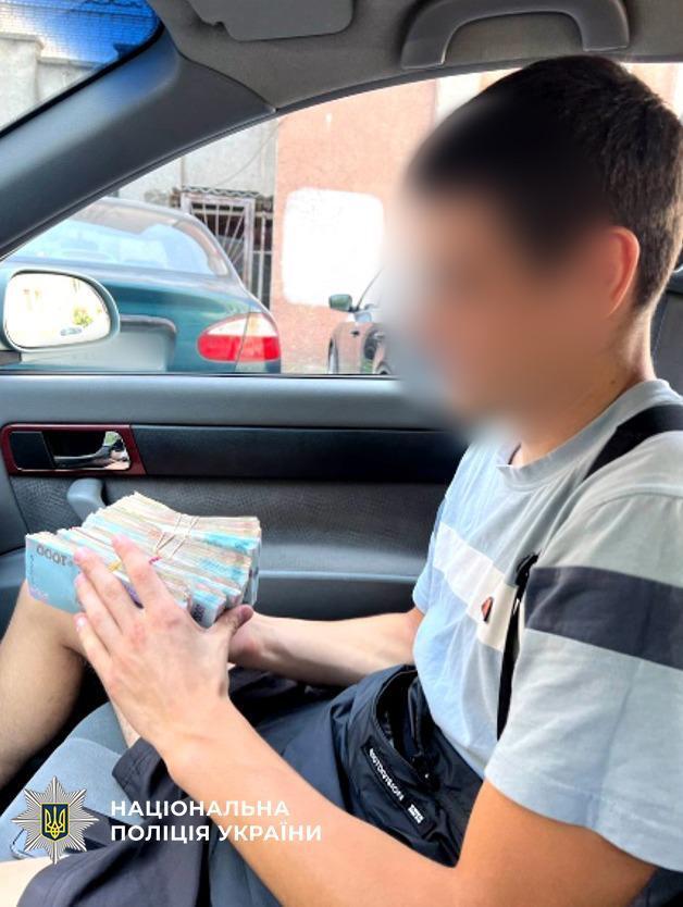 127 млн грн через рахунки: на Вінниччині викрили мережу з 300 дропів