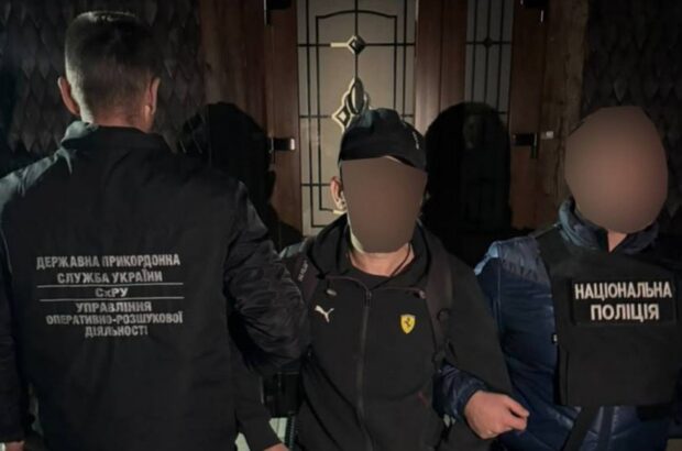 Обещали провести через границу в Румынию за $11 500: ГНСУ разоблачила двух переправщиков