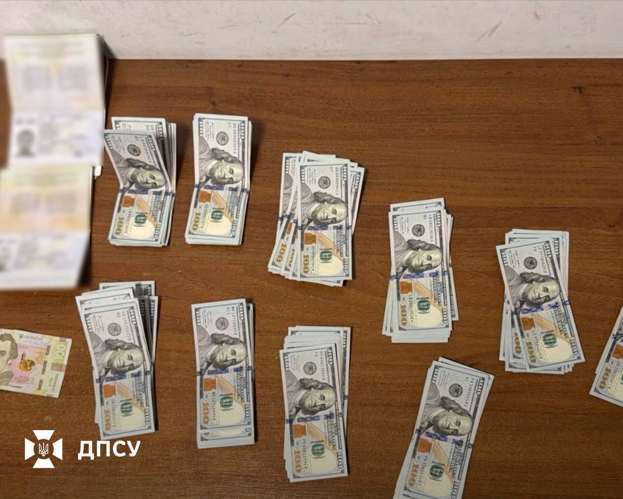 водители автобуса пытались подкупить пограничника на ''Ягодине''