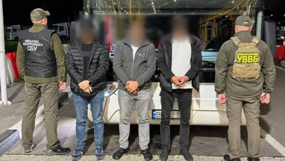 Заплатили $10 тисяч за шанс перетнути кордон: водіїв автобуса затримали на ”Ягодині”