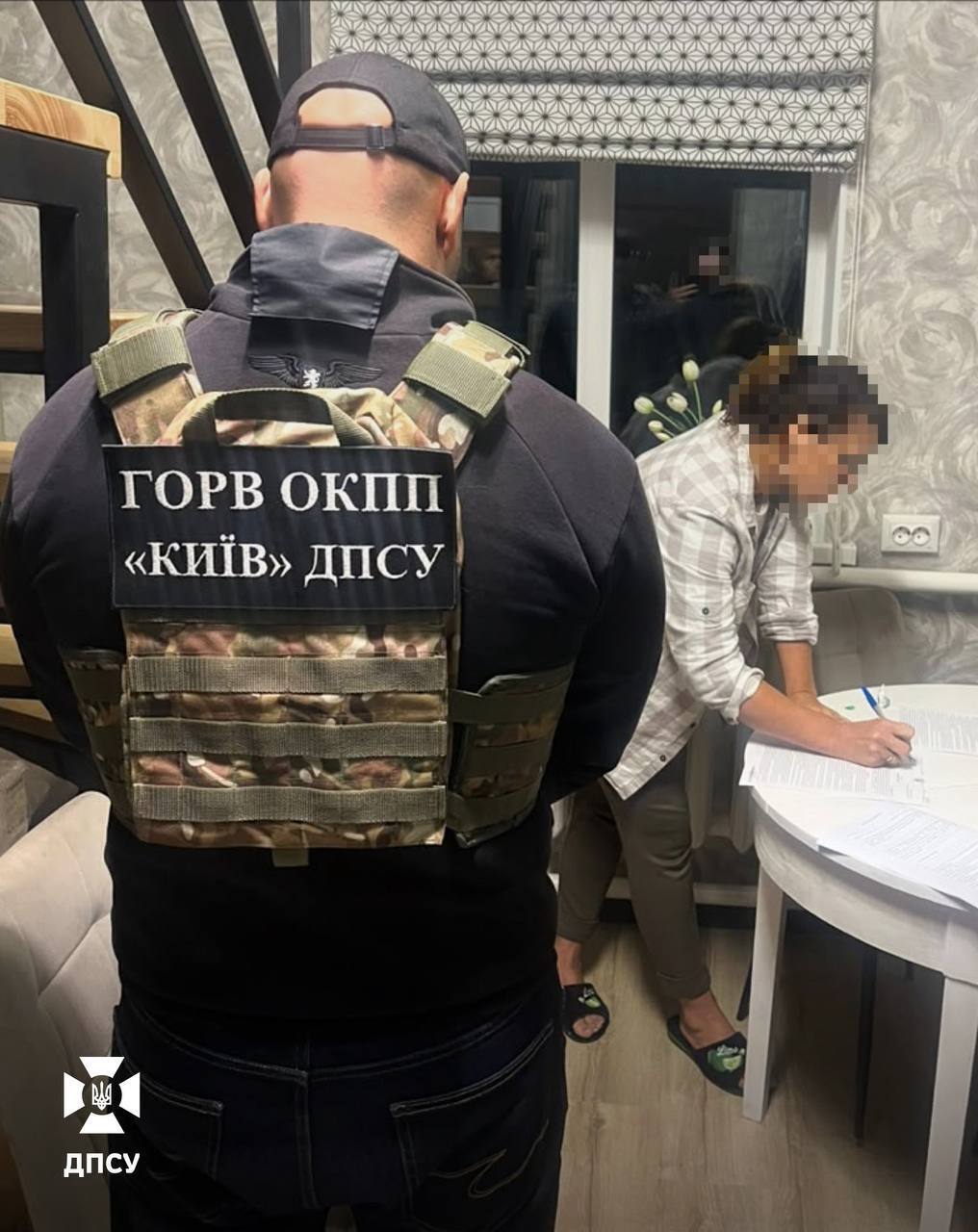 71 авто для ВСУ продали вместо передачи военным