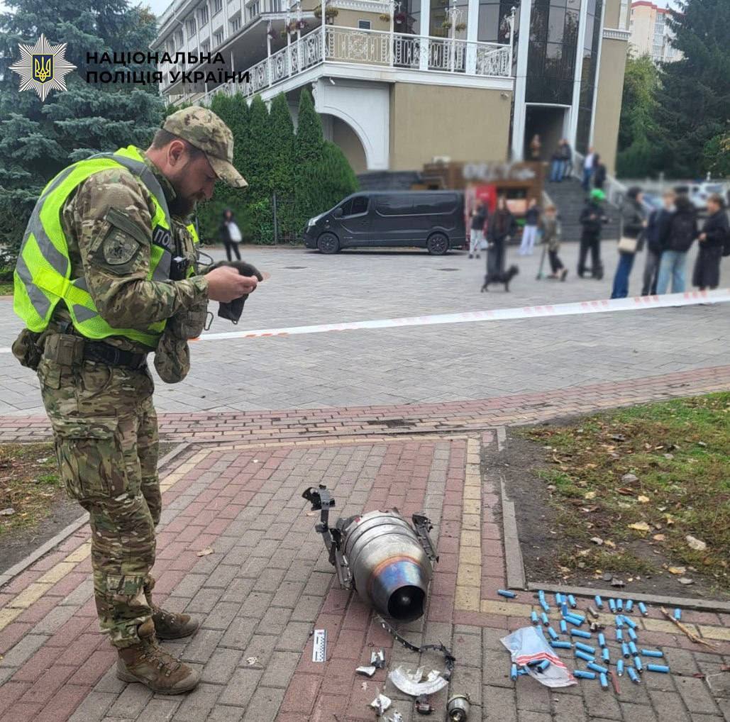 Атака дронов на Киев: три женщины пострадали, в Дарницком районе горели дома